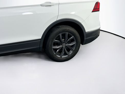 Used 2022 Volkswagen Tiguan SE image 29