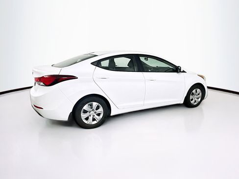 Used 2016 Hyundai Elantra SE image 10
