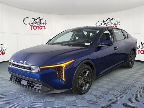 Used 2025 Kia K4 FWD image 2