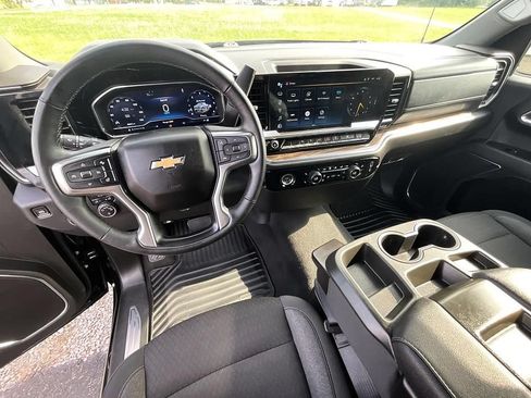 Used 2023 Chevrolet Silverado 1500 LT AWD/4WD image 23