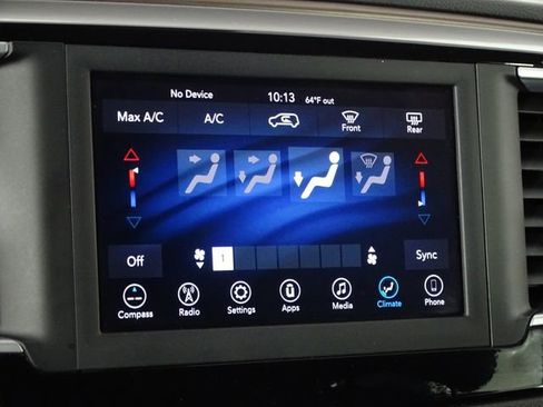 Used 2021 Chrysler Voyager L FWD image 36