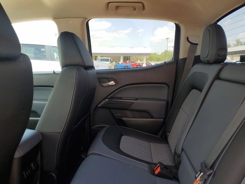 Used 2018 Chevrolet Colorado Z71 AWD/4WD image 30