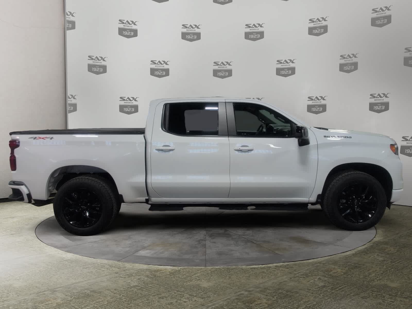 Used 2023 Chevrolet Silverado 1500 RST AWD/4WD image 6