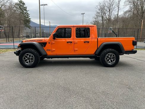 Used 2025 Jeep Gladiator Rubicon w/ Convenience Group image 7