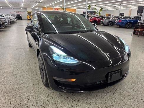 Used 2023 Tesla Model 3 Standard Range RWD image 3