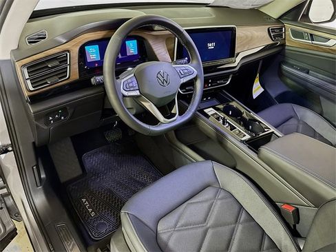 New 2025 Volkswagen Atlas SE image 5