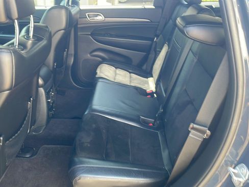 Used 2018 Jeep Grand Cherokee Altitude RWD image 7