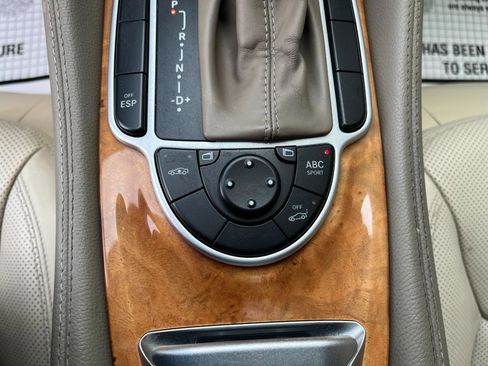 Used 2009 Mercedes-Benz SL 550 image 24