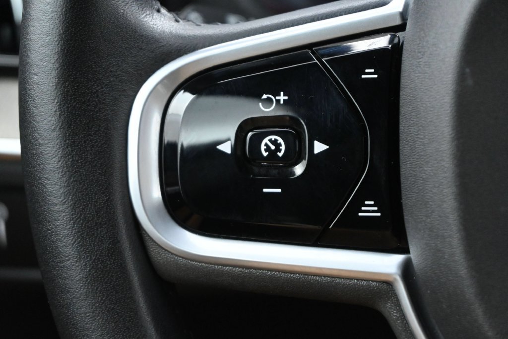 Used 2020 Volvo XC60 T6 Inscription w/ Protection Package Premier AWD/4WD image 7