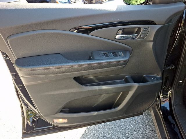 Used 2020 Honda Pilot Black Edition image 14