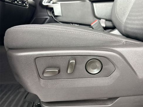 Used 2025 Chevrolet Silverado 2500 LT w/ Convenience Package AWD/4WD image 28