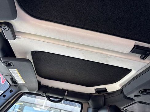 Used 2017 Jeep Wrangler Unlimited Rubicon w/ Quick Order Package 24Z Recon image 23