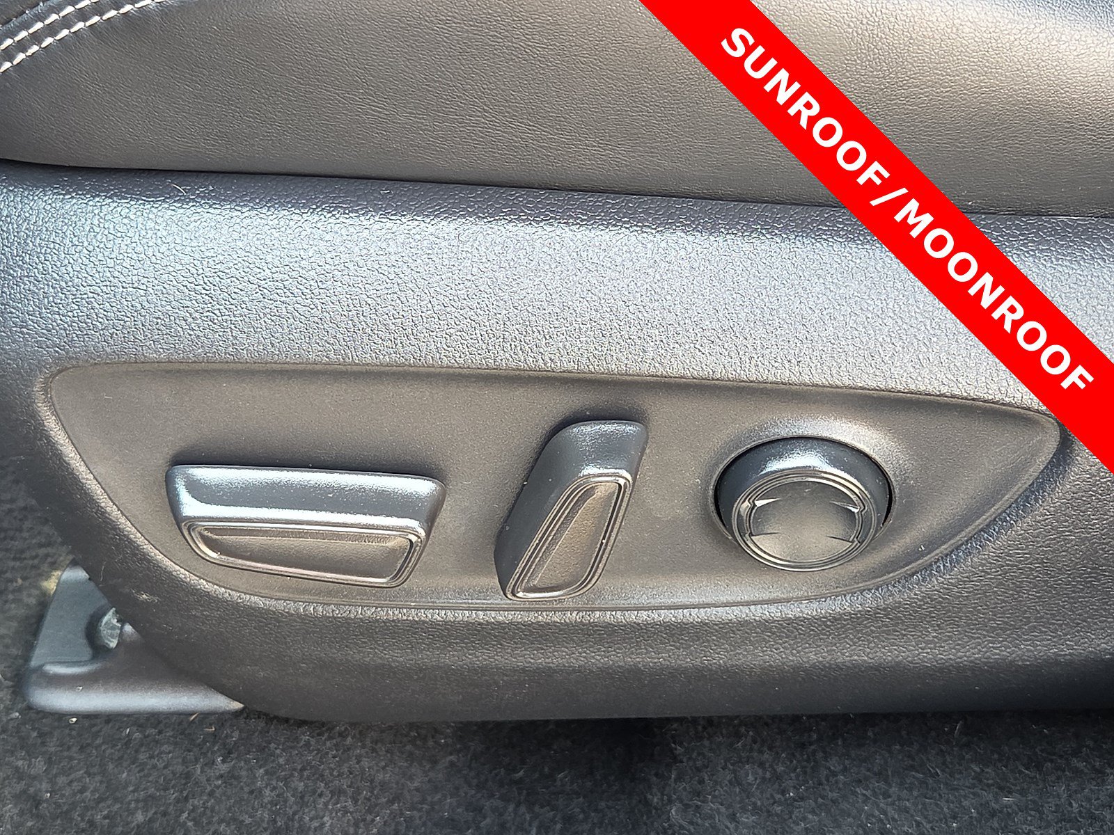 Used 2022 Toyota RAV4 XLE Premium FWD image 14