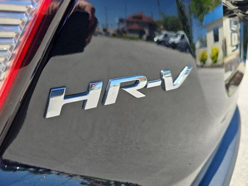 Used 2019 Honda HR-V LX image 11