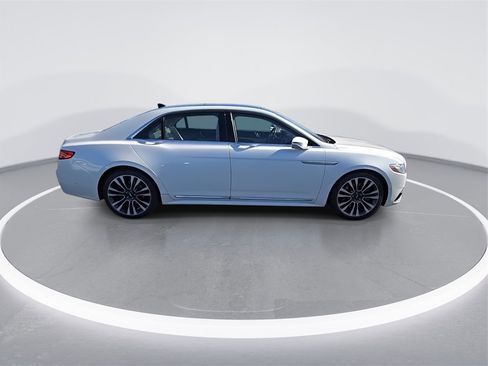 Used 2018 Lincoln Continental Reserve image 9