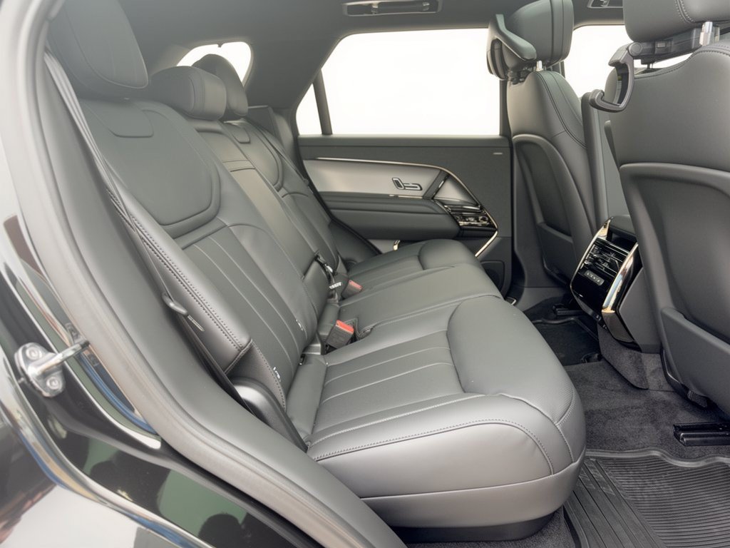 New 2027 Land Rover Range Rover Sport SE AWD/4WD image 27