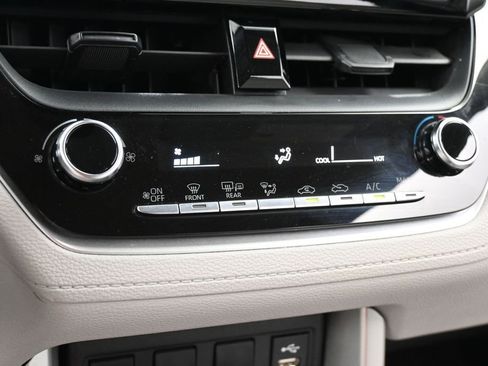 Used 2022 Toyota Corolla Cross L FWD image 19