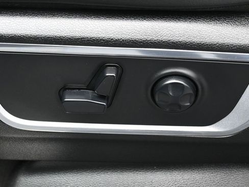 Used 2020 RAM 1500 Laramie image 10