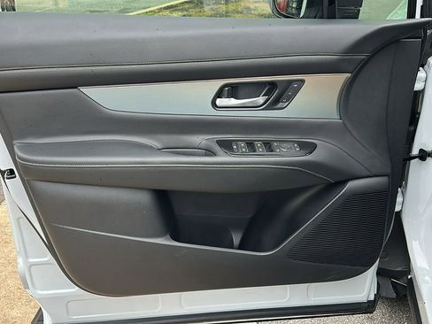 Used 2025 Nissan Murano SL image 14