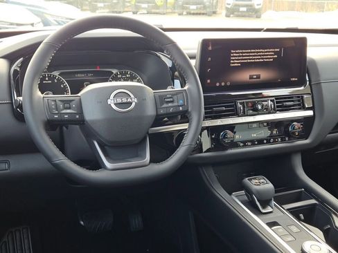 New 2026 Nissan Pathfinder SV image 18