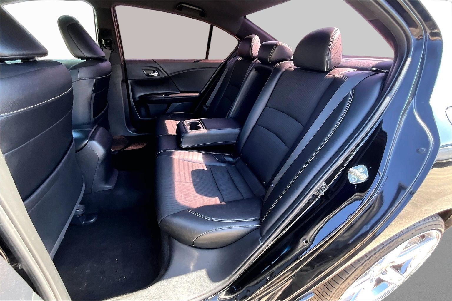 Used 2017 Honda Accord Sport image 26