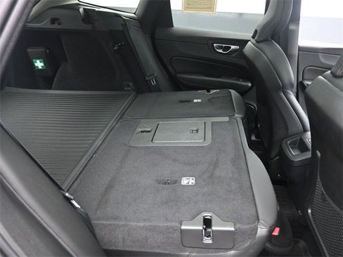 Used 2024 Volvo XC60 B5 Core image 27