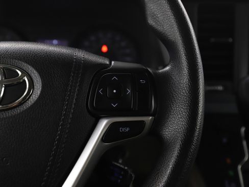 Used 2017 Toyota Sienna LE image 29