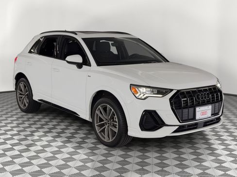 Used 2025 Audi Q3 2.0T Premium w/ Convenience Package AWD/4WD image 7