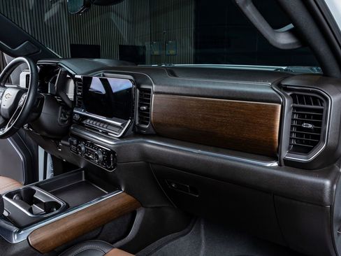 Used 2024 Chevrolet Silverado 3500 High Country w/ High Country Premium Package image 18