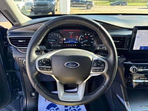 Used 2021 Ford Explorer Limited w/ Equipment Group 301A image 12