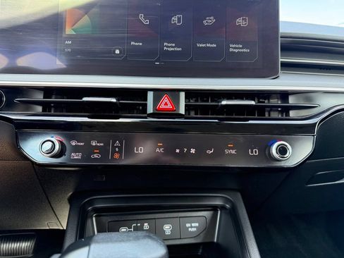 Used 2025 Kia K5 LXS FWD image 17