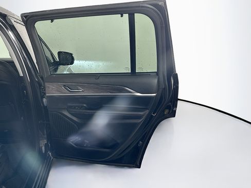 Used 2023 Jeep Grand Cherokee L Limited w/ Luxury Tech Group II image 32