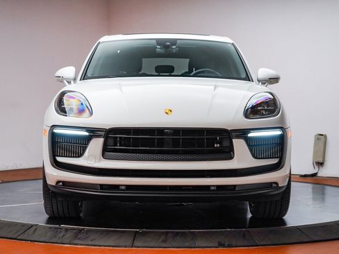 Used 2022 Porsche Macan S image 9