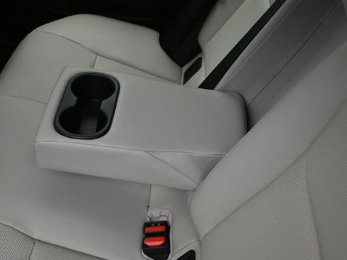 Certified 2024 Toyota Prius XLE image 27