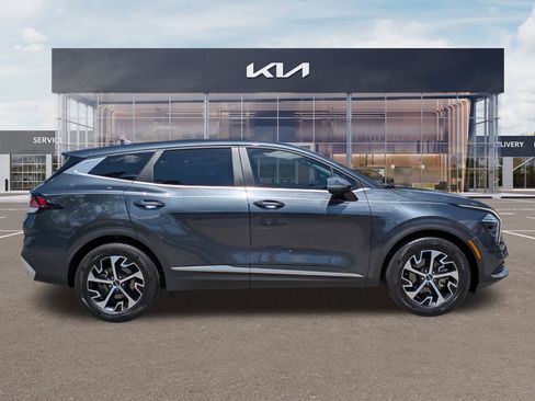 Certified 2024 Kia Sportage EX FWD image 3