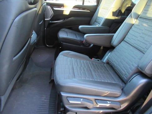 Certified 2025 Cadillac Escalade Sport Platinum image 32