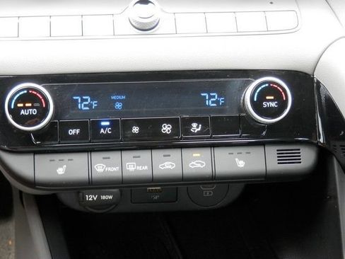 Used 2025 Hyundai Elantra SEL FWD image 30