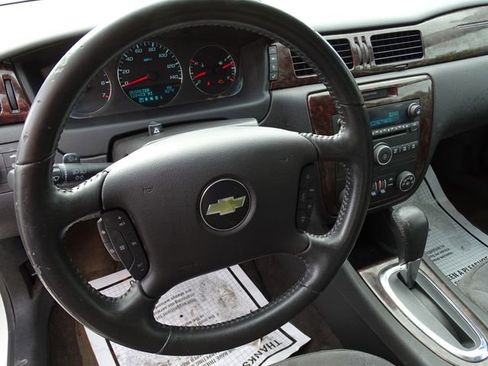 Used 2013 Chevrolet Impala LT w/ LT Sunroof Package image 27