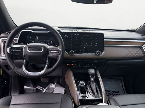 Used 2024 GMC Canyon Denali image 13