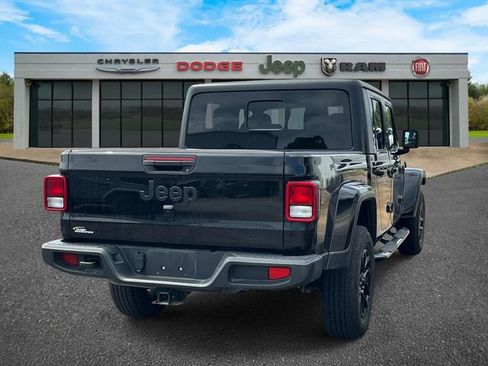 Used 2022 Jeep Gladiator Sport AWD/4WD image 3