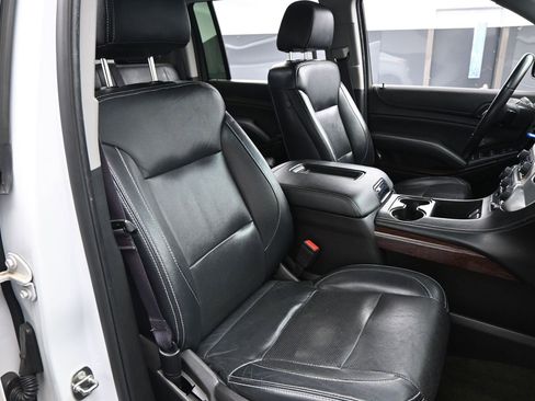 Used 2017 GMC Yukon XL SLE w/ SLE Value Package RWD image 15