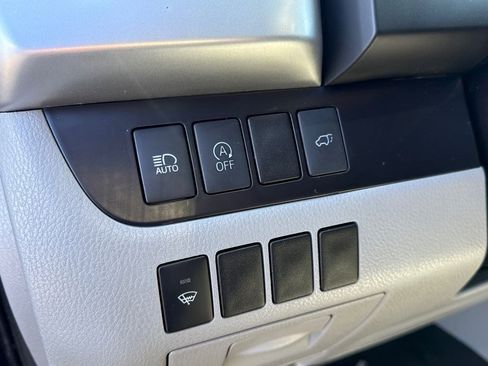 Used 2019 Toyota Highlander XLE image 25