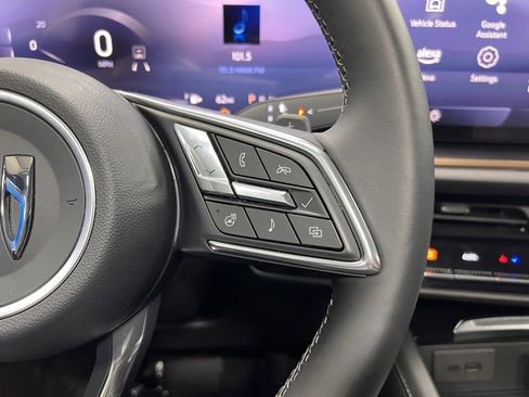 Used 2024 Buick Envision Avenir image 26