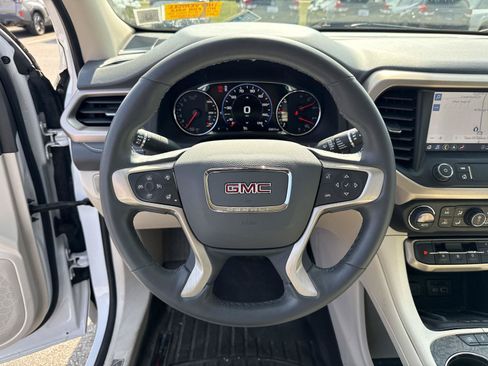 Used 2023 GMC Acadia Denali AWD/4WD image 10