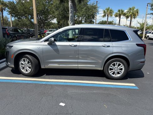 Used 2025 Cadillac XT6 Luxury FWD image 6