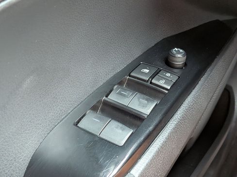Used 2025 Toyota Camry LE w/ Convenience Package FWD image 22
