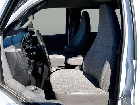 Used 2017 Chevrolet Express 2500 LS image 21