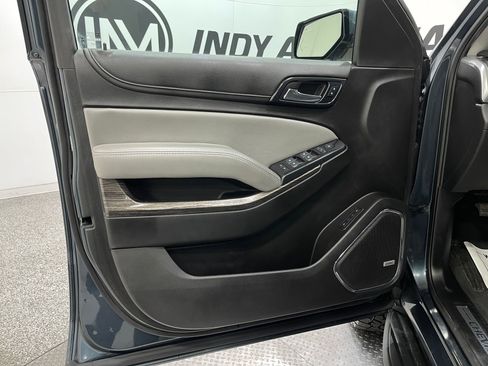 Used 2020 Chevrolet Suburban LT AWD/4WD image 16