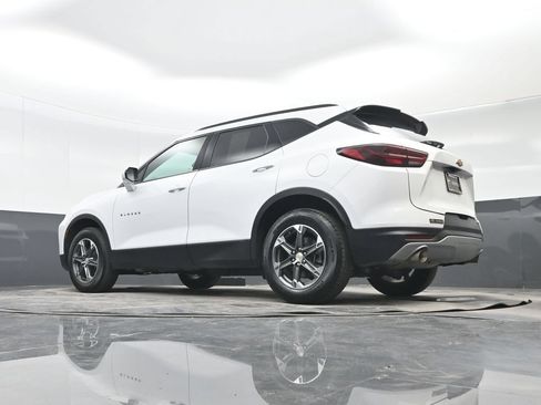 Used 2025 Chevrolet Blazer LT w/ Convenience Package FWD image 19