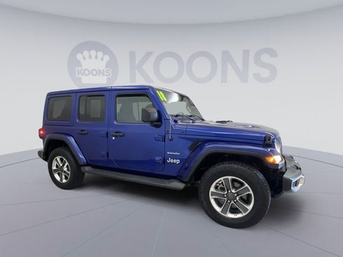 Used 2018 Jeep Wrangler Unlimited Sahara AWD/4WD image 7